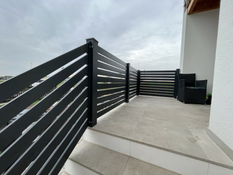 Alugeländer, Querlattung, Innenansicht